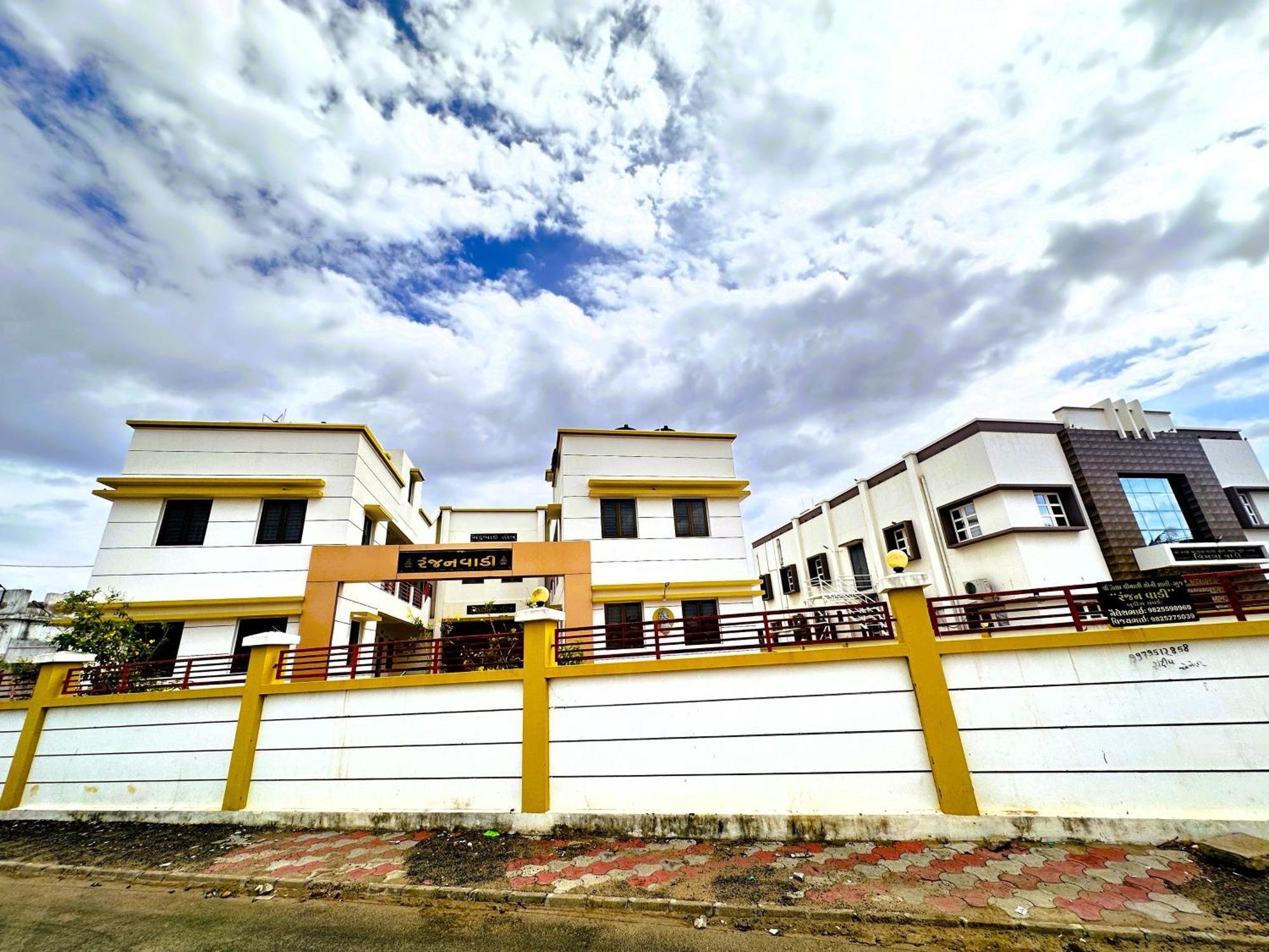 Ranjan Vadi Hotel Bhuj Eksteriør billede