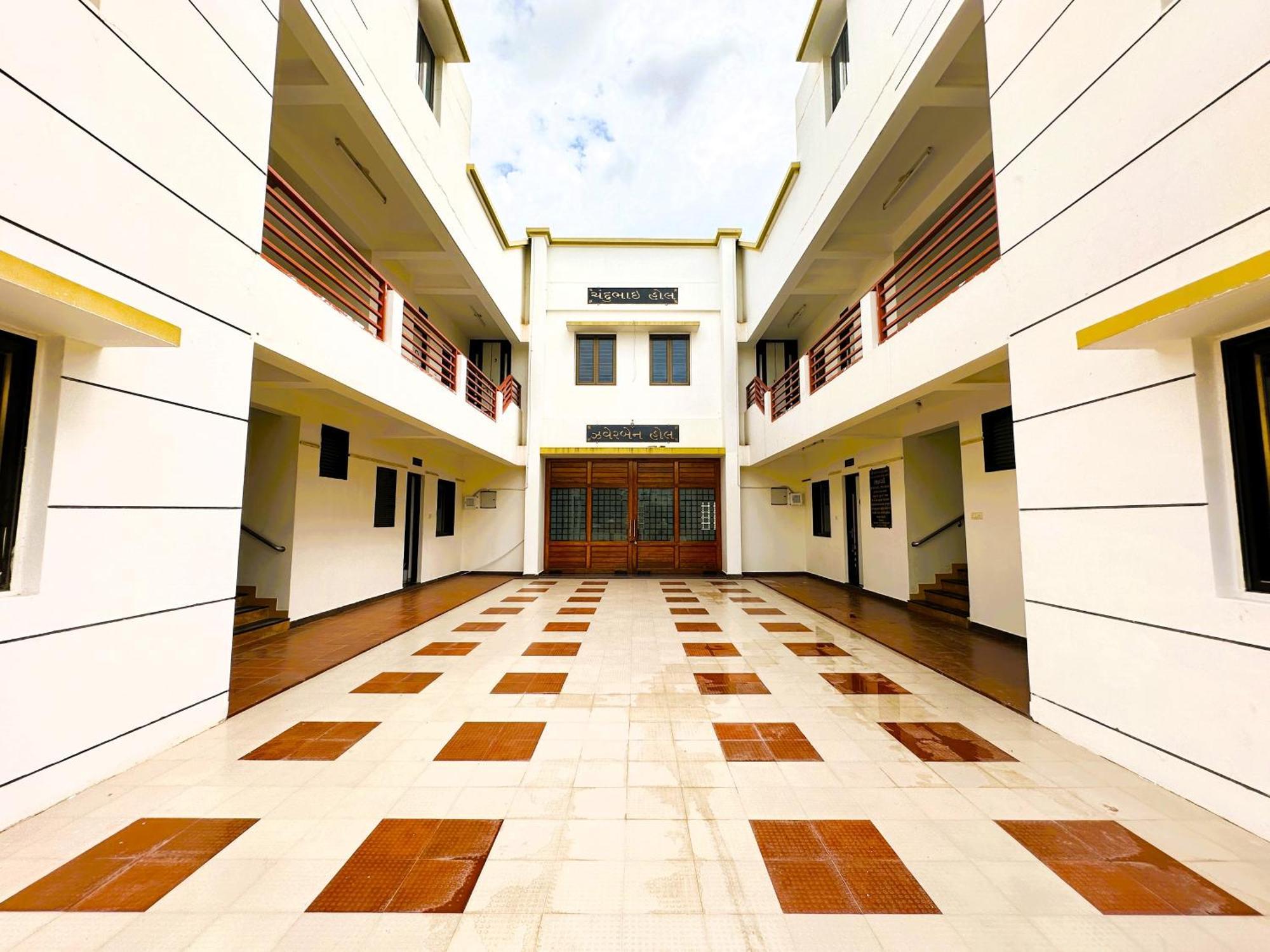 Ranjan Vadi Hotel Bhuj Eksteriør billede